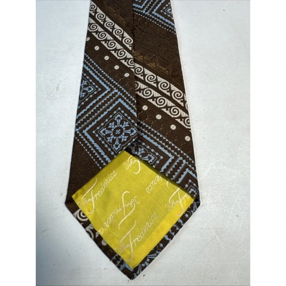 Vintage Men's Brown Cream Powder Blue Geometric Diagonal‎ Stripe Tie 70s